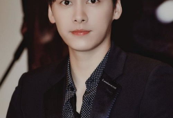 双眼无神女星吃瓜爆料,吃瓜群众纷纷热议